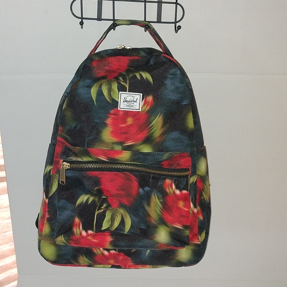 💝Hershel Supply Co. NWOT. BEAUTIFUL blurred roses backpack.💝